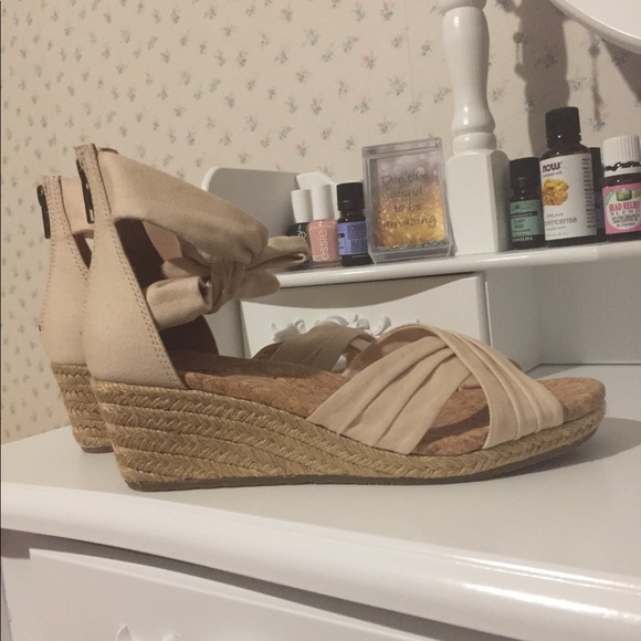NWOB UGG Traci Espadrille Wedge Sandals - Picture 5 of 7